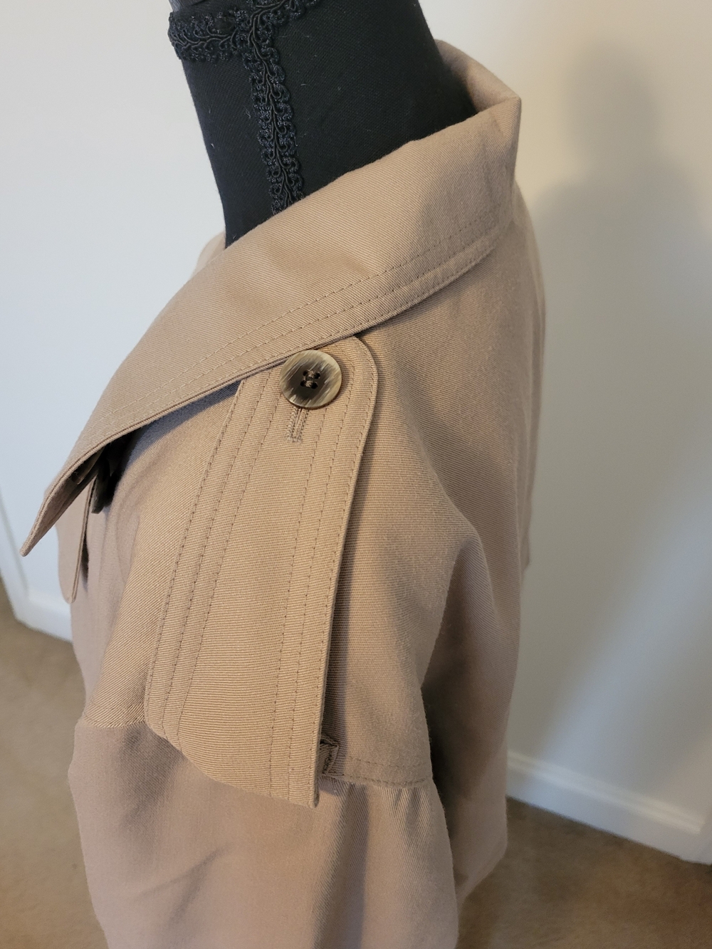 Vtg London Fog Double Breasted Long Trench Coat Tan Beige Light Academia 8 - Picture 5 of 13